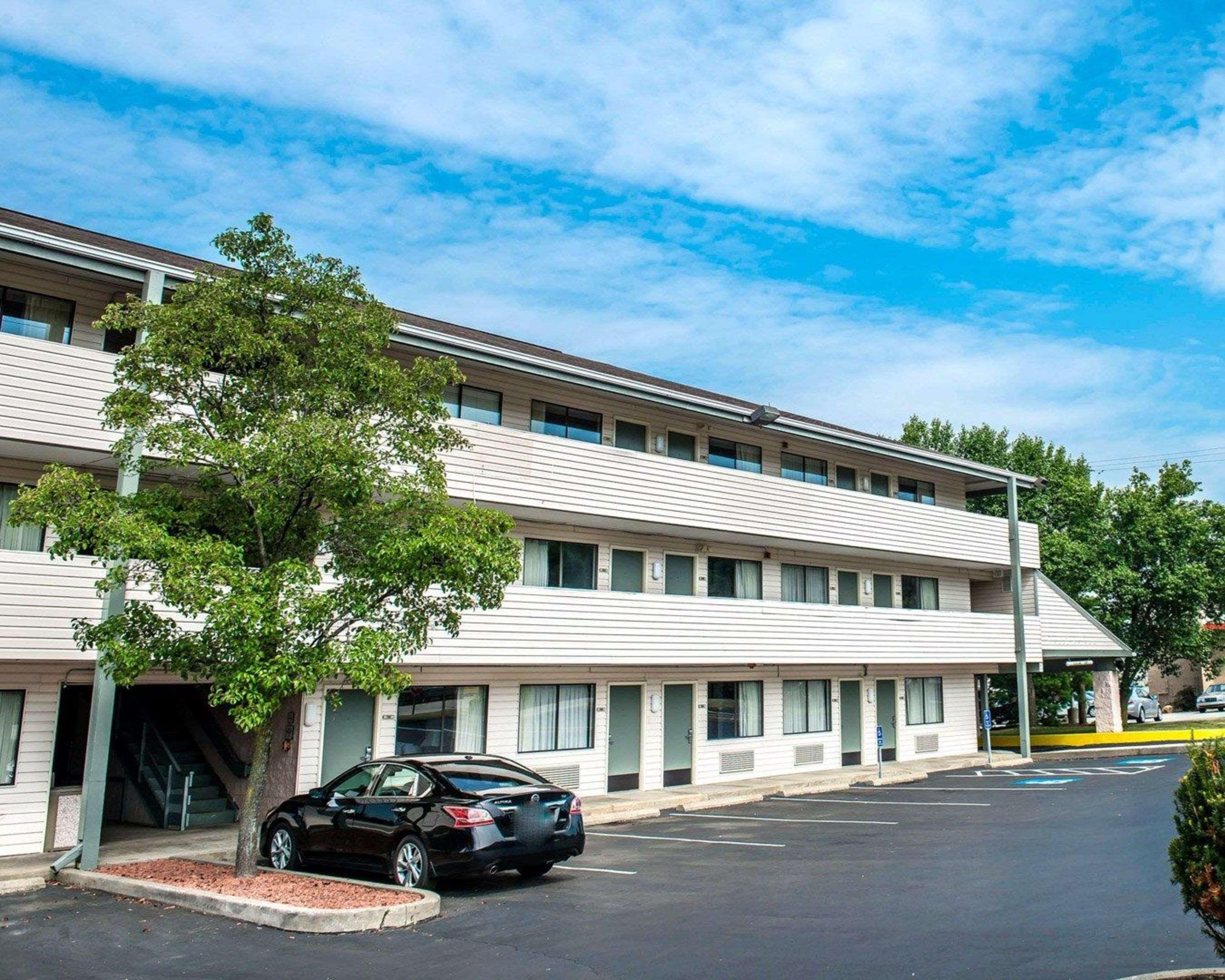 Quality Inn & Suites North Gibsonia Exterior photo